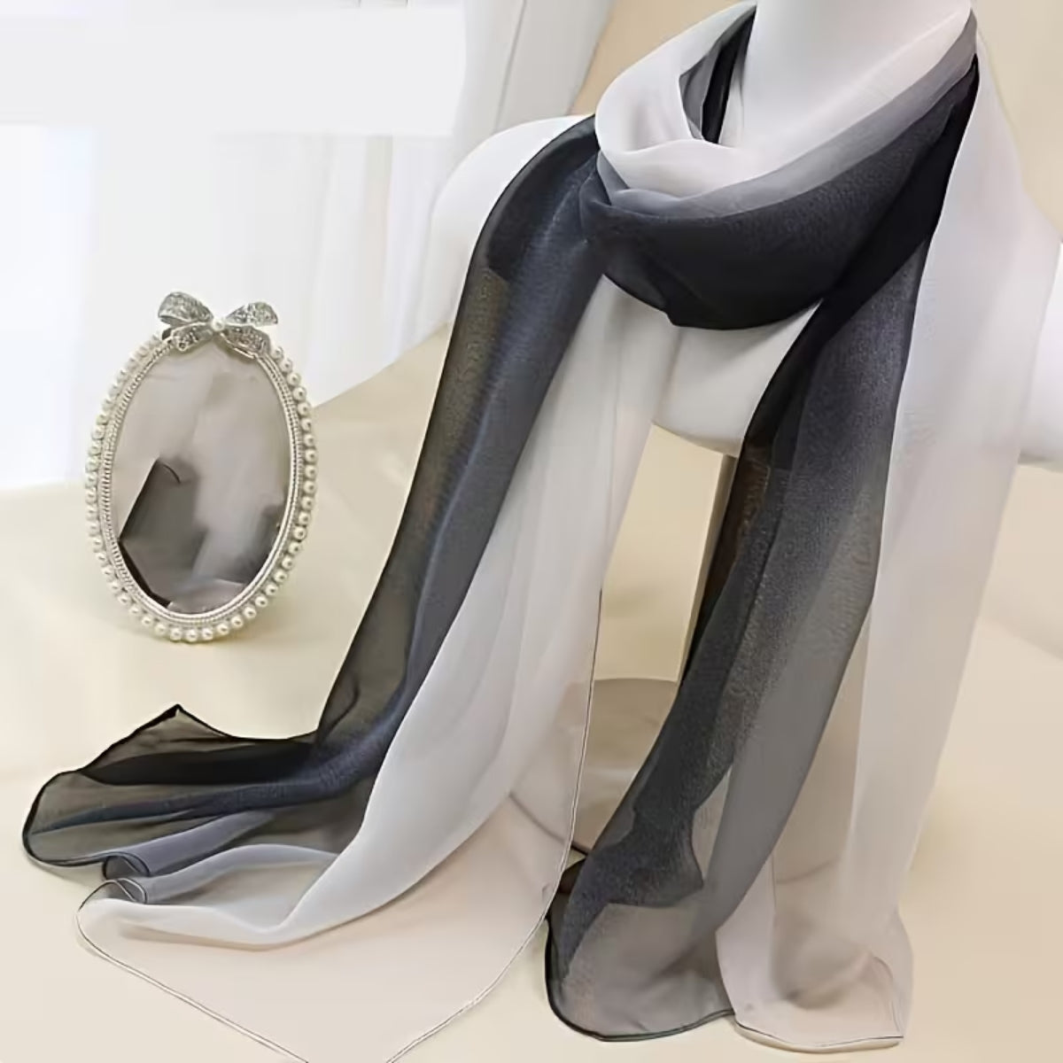 Lightweight Versatile Gradient Neck Scarf Black And White