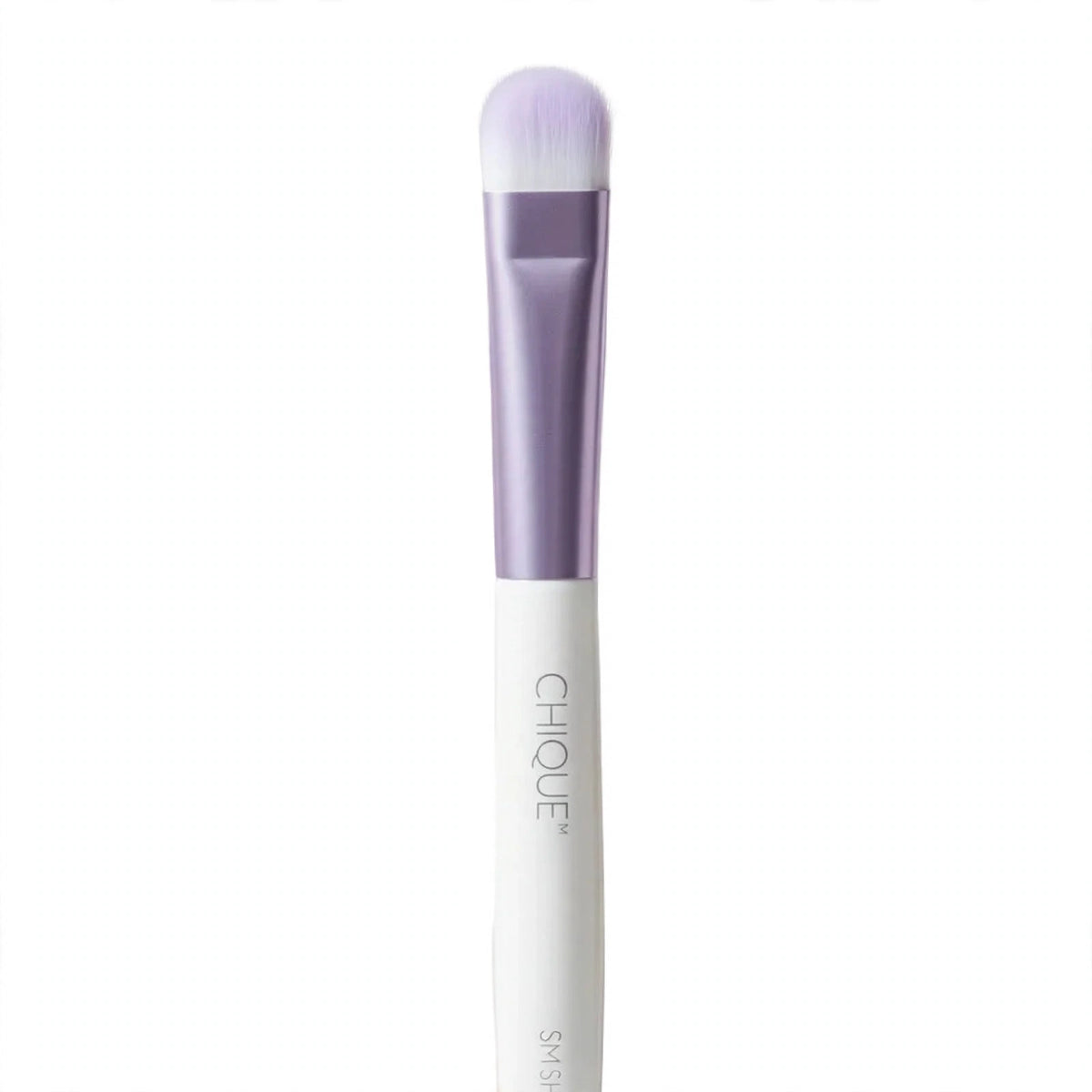 Close-up view of Chique Royal Eyeshadow Brush bristles and handle