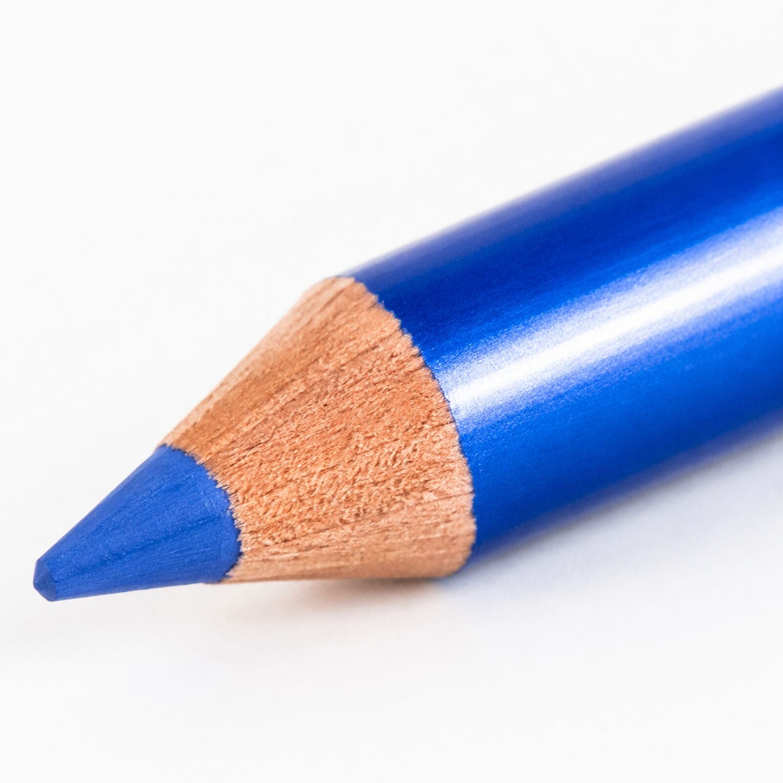 Close-up of the sharpened tip and blue cosmetic core of the Laval Ocean Blue eyeshadow pencil